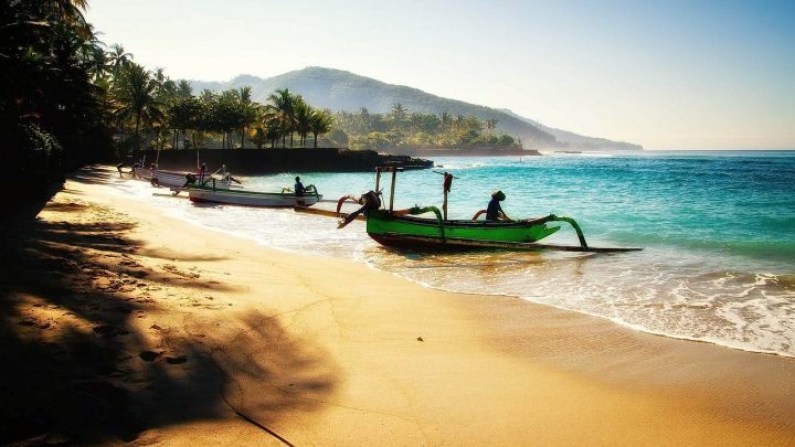 На Бали введут налог для иностранных туристов